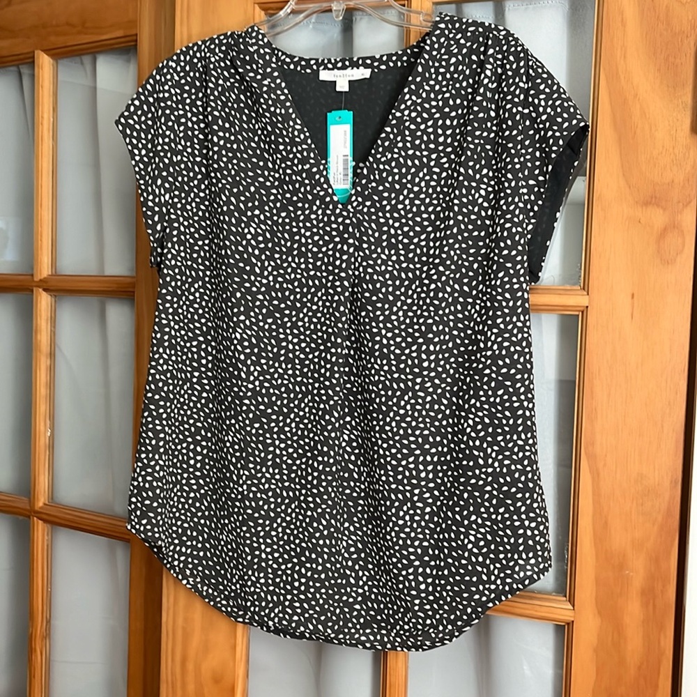 Women’s cap sleeve blouse